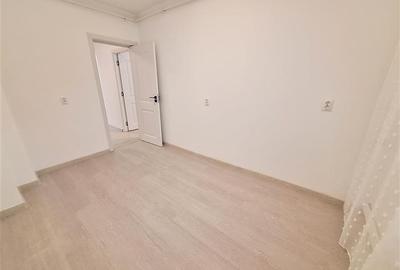 Apartament cu 3 camere decomandat în 9 Mai - 15