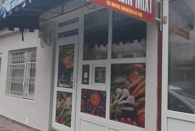 Spațiu comercial, de 15 mp, în Vest - 8
