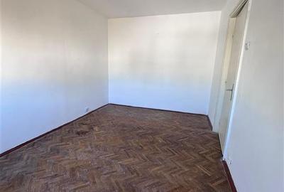 Apartament cu 2 camere semidecomandat în Podul de Piatră