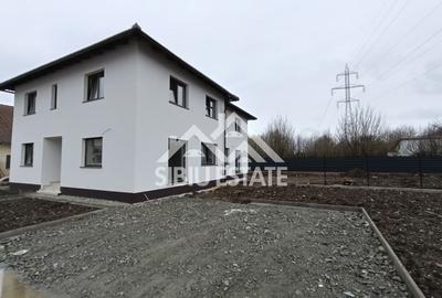 Duplex cu 5 camere cu Canalizare în Șelimbăr