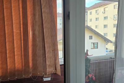 Apartament cu 2 camere decomandat în 1 Mai - 5
