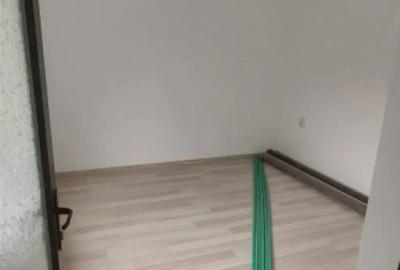 Casă cu 5 camere cu Teren 220 Mp în Brătianu - 3