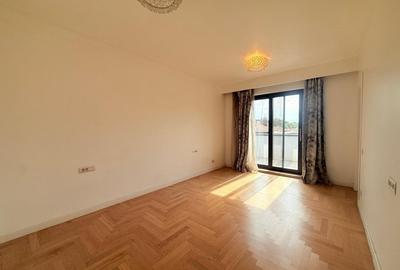 Apartament cu 4 camere, mobilat în Capitale - 12