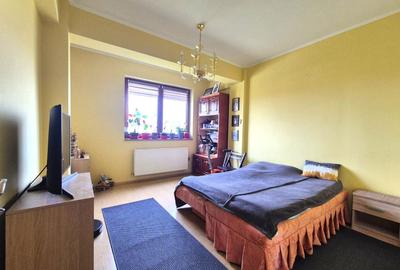 Apartament cu 3 camere decomandat în Tractorul - 14