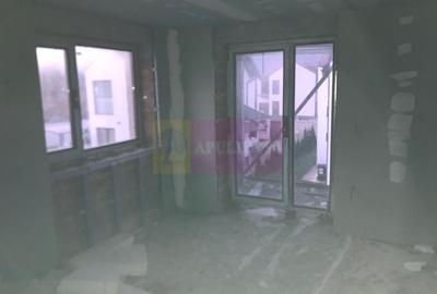Vila la rosu Zarnesti- Mitropolit Metianu cu vedere superba spre munte - 18