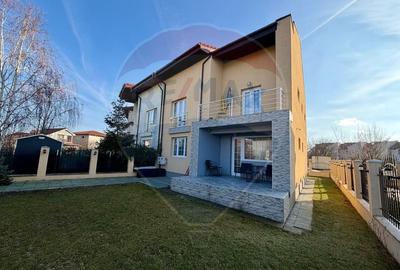 Casă cu 5 camere cu Teren 300 Mp în Aviației