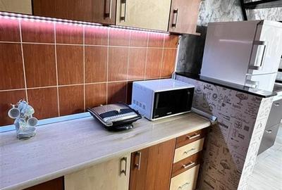 Apartament cu 3 camere semidecomandat, mobilat în Vasile Aaron - 9