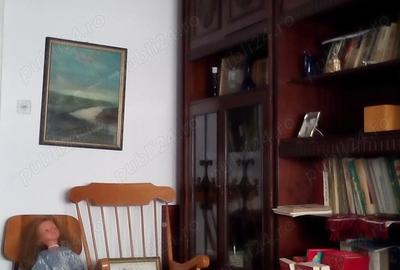 De vanzare apartament 4 camere cu garaj, central,Targu Jiu - 1