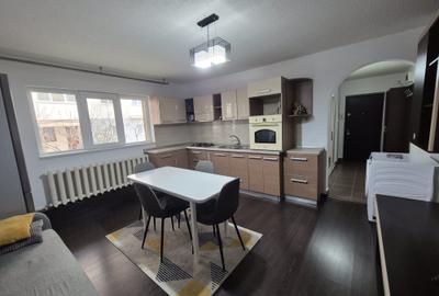 Apartament cu 2 camere decomandat, mobilat în Cetate