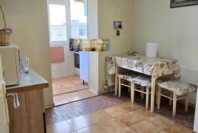 Apartament cu 3 camere decomandat în Casa de Cultură