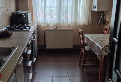 Apartament cu 3 camere decomandat în Central - 4