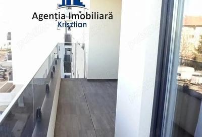 Apartament cu 3 camere semidecomandat în Central - 1
