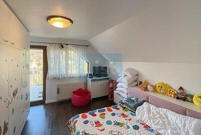 Casă cu 5 camere cu Garaj în Văliug - 10