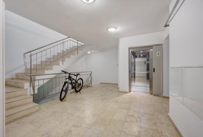 Penthouse cu 2 camere decomandat, mobilat în Apărătorii Patriei - 23