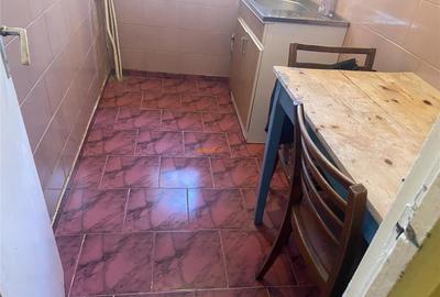 Apareament 4 camere , zona cartier Sud , et 1/4 , 60 mp , li Apareament 4 camere , zona cartier Sud , et 1/4 , 60 mp , li - 5