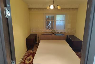 Apartament cu 2 camere decomandat în Far