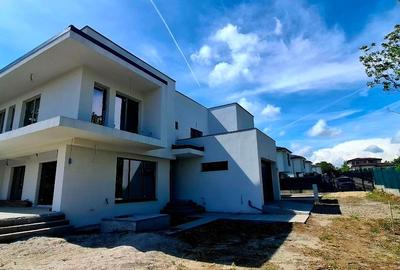 Proprietar, vând vilă pe malul lacului Corbeanca, deschidere 58 m - 3