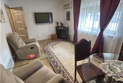 Apartament 4 camere, foarte spatios, stradal, zona Victoria