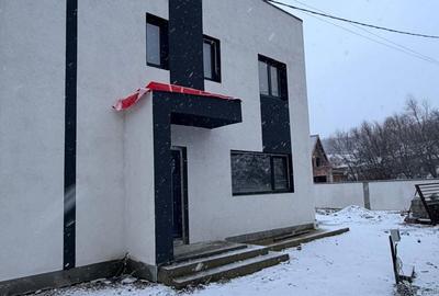 Casă cu 4 camere în Mărgineni - 4