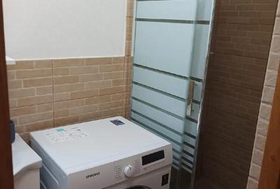 Apartament cu 3 camere semidecomandat în Central - 1