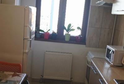 Inchiriez apartament 2 camere + loc de parcare privat - 4