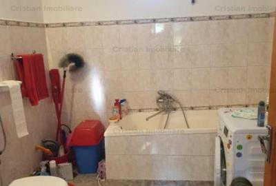 Casă cu 5 camere cu Teren 300 Mp în Central