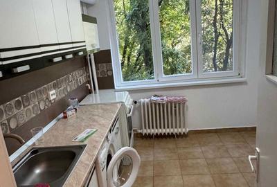 Apartament cu 3 camere decomandat în Berceni - 1