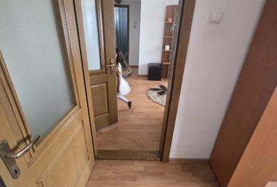 Apartament cu 3 camere semidecomandat în Est - 9
