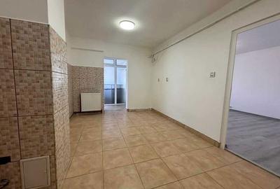 Spațiu comercial, de 98 mp, în Central - 3