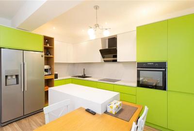 Apartament cu 3 camere decomandat, mobilat în Tractorul - 21