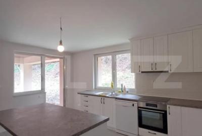 Casă cu 5 camere cu Teren 1590 Mp în Luna - 10