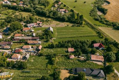 FILM! 2.000 mp teren intravilan, cu utilitati, apreciabil a - 22