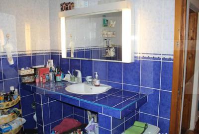 Casă cu 7 camere cu Teren 1580 Mp în Central - 7