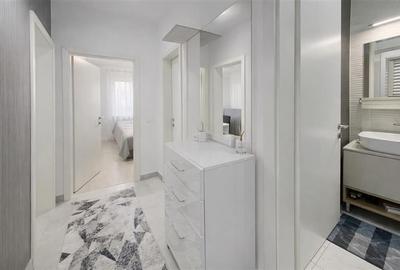 TUR 3D! Decomandat,mobilat,accesorizat, balcon,spatii depozitare,loc parcare, Gr - 3