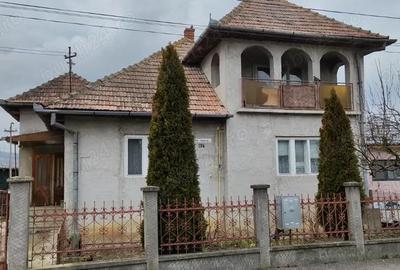 Casă cu 4 camere cu Teren 839 Mp în Central - 3