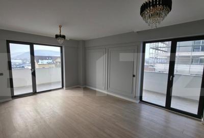 Apartament cu 3 camere decomandat în Independenței