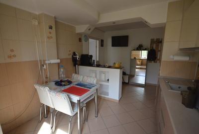 Apartament cu 3 camere semidecomandat, mobilat în Titan - 5
