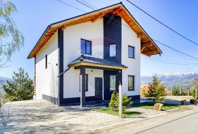 Casă individuală cu 4 camere în Bran