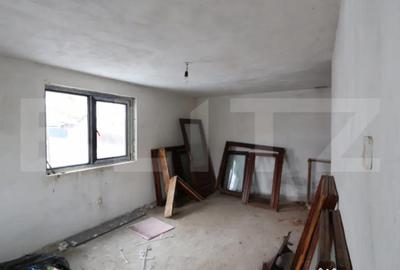 Casă cu 5 camere cu Teren 680 Mp în Central