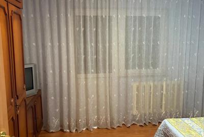 Inchiriez apartament 3 camere - 5