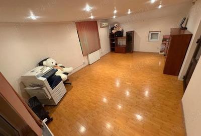 Spațiu comercial, de 50 mp, în Central - 7