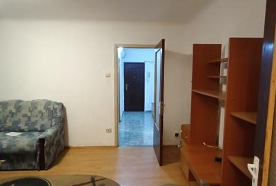 Apartament cu 2 camere semidecomandat în Craiovița Nouă - 2