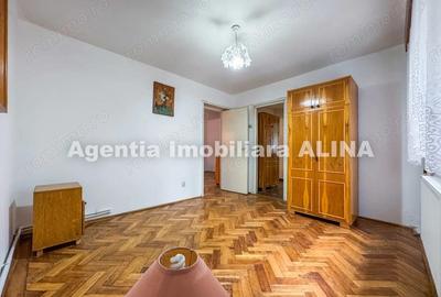 Apartament cu 2 camere decomandat în Minerul - 7