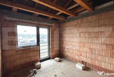 Casă cu 4 camere cu Teren 200 Mp în Central
