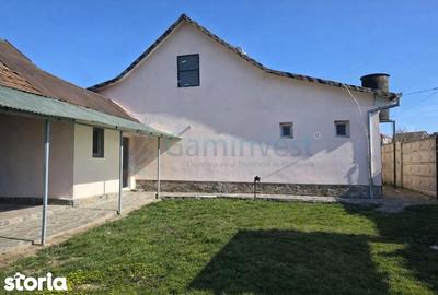 Casă cu 5 camere cu Teren 3316 Mp în Oșorhei