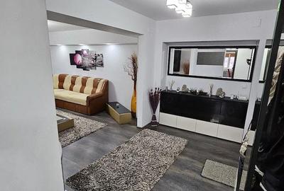 Apartament cu 3 camere decomandat în Central - 1