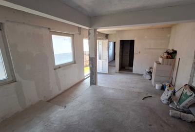Casă cu 4 camere în Costișa - 8