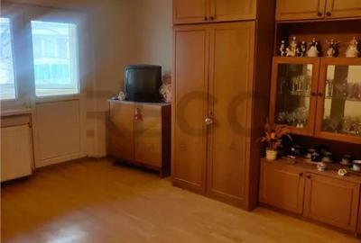 Apartament cu 3 camere decomandat în Decebal - 5