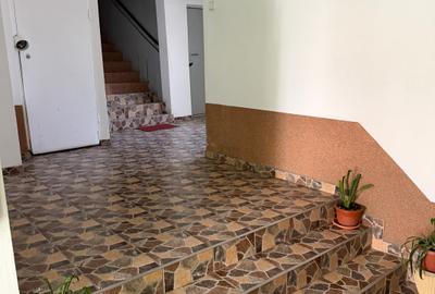 Apartament cu 3 camere decomandat în Nicolina - 35