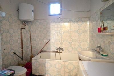 Casă cu 4 camere cu Canalizare în Central - 7